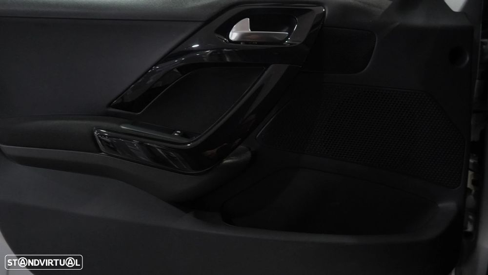 Peugeot 208 1.2 PureTech Style - 10