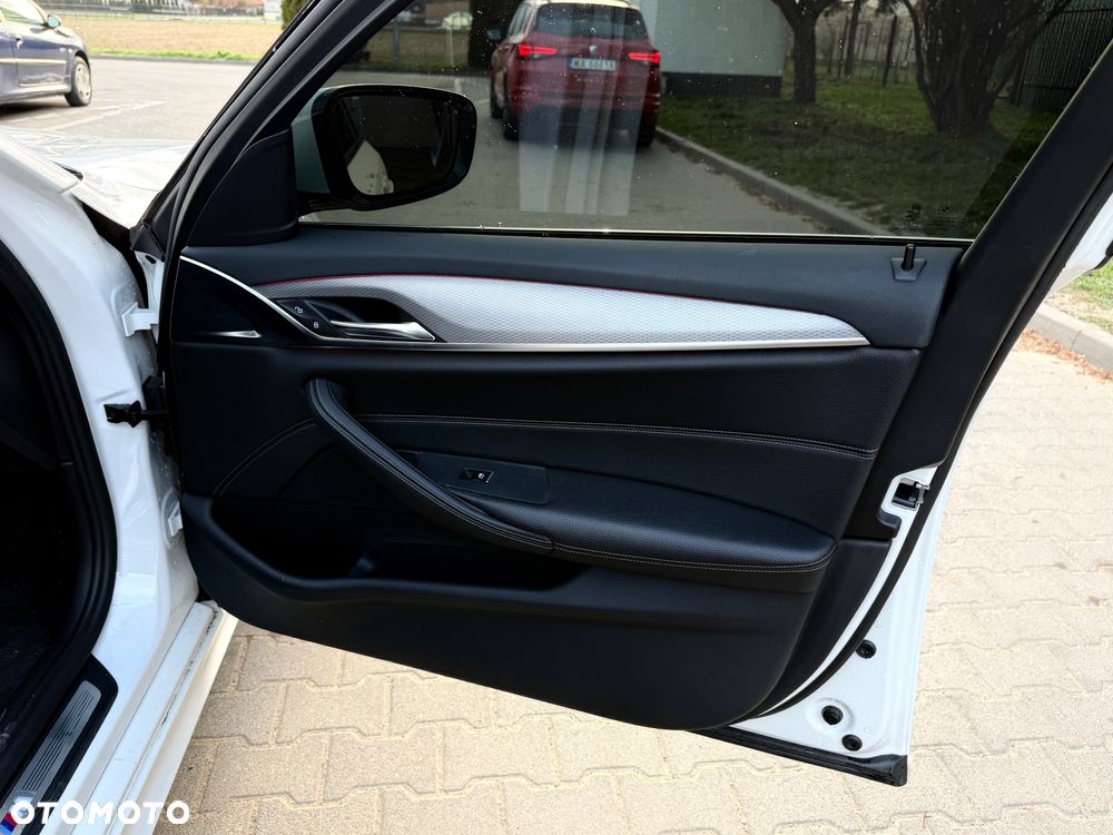 BMW Seria 5 530i xDrive M Sport sport - 17