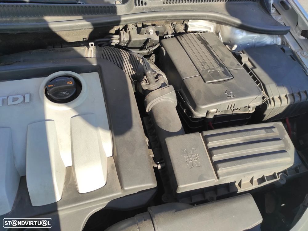 VW Golf 1.9 TDi 6V Trendline AC - 8