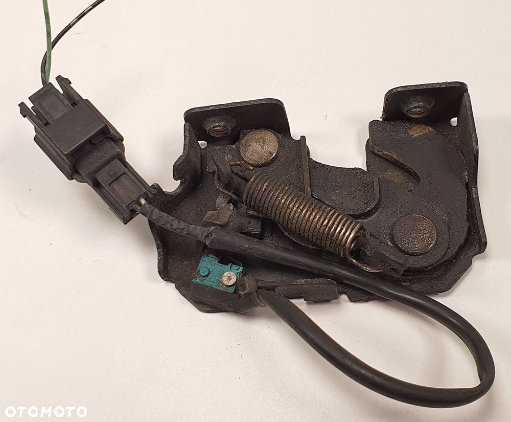 ZAMEK MASKI PRAWY INFINITI FX50 FX II - 2