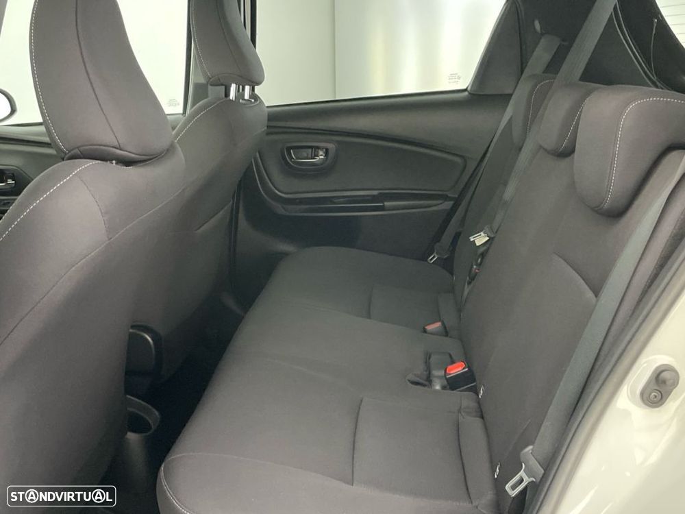Toyota Yaris 1.5 HSD Square Collec.White - 12