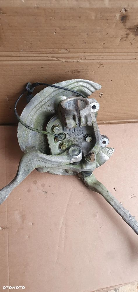 Zwrotnica piasta prawy przód przednia prawa BMW I E81 E87 3 E90 E91 6773210 - 8