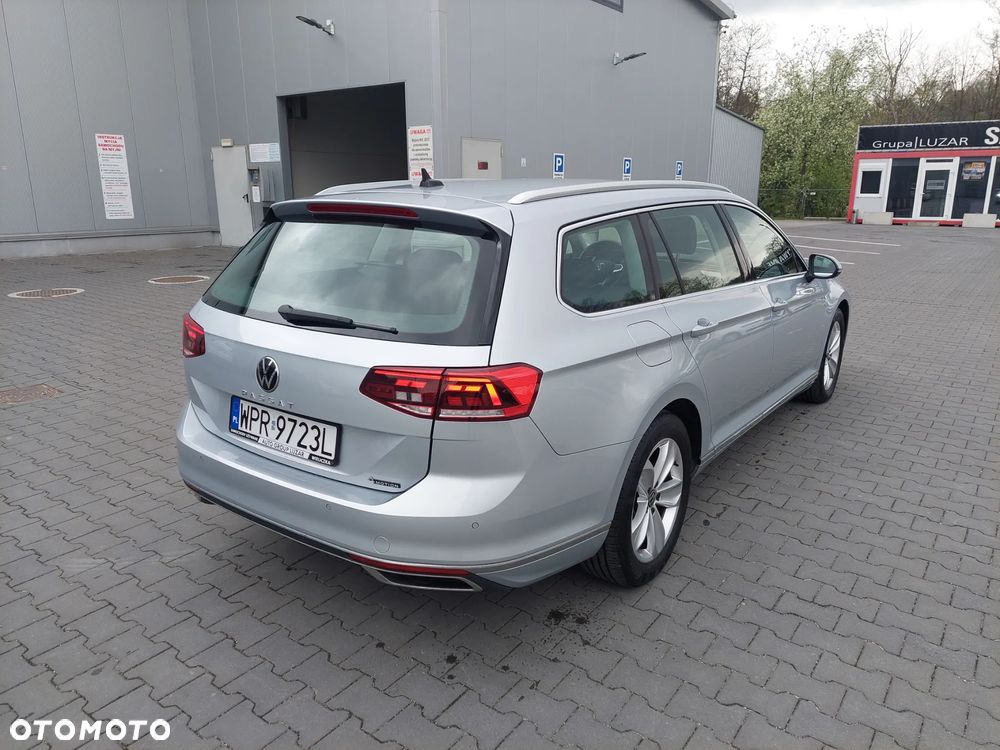 Volkswagen Passat - 6