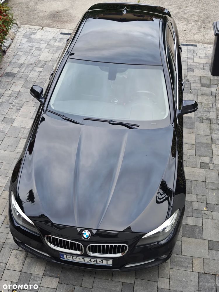 BMW Seria 5 520d xDrive - 14
