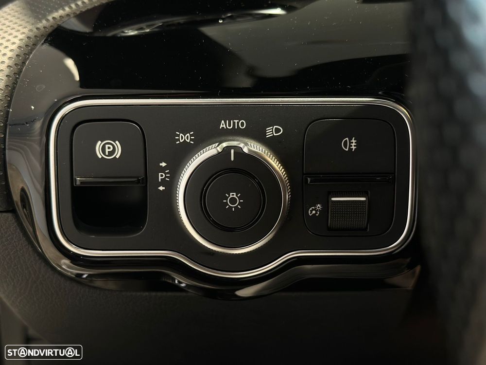 Mercedes-Benz CLA 200 d Shooting Brake AMG Line Aut. - 14