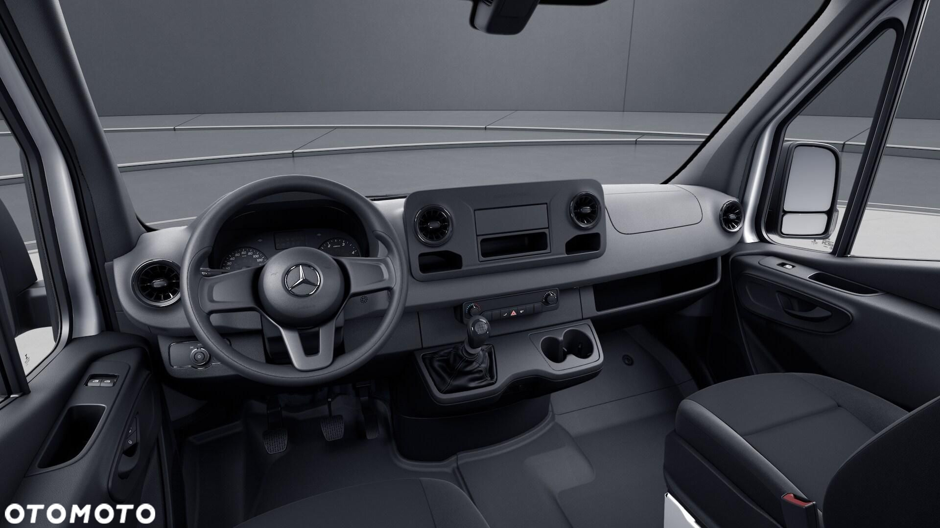 Mercedes-Benz Sprinter - 4
