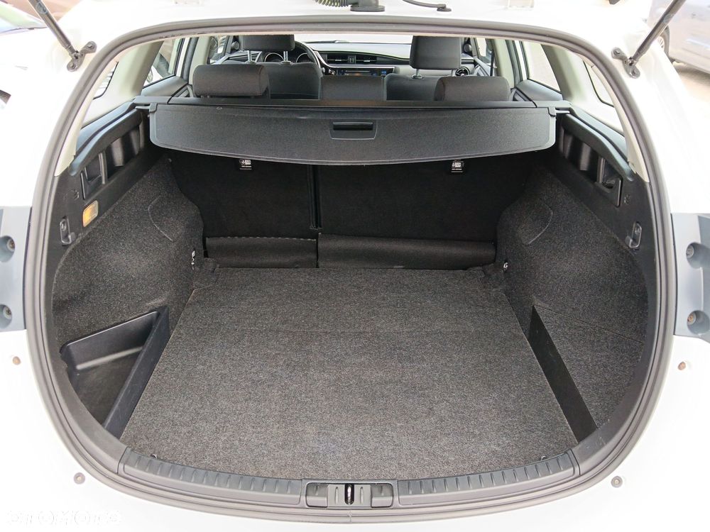 Toyota Auris Hybrid 135 Premium - 15
