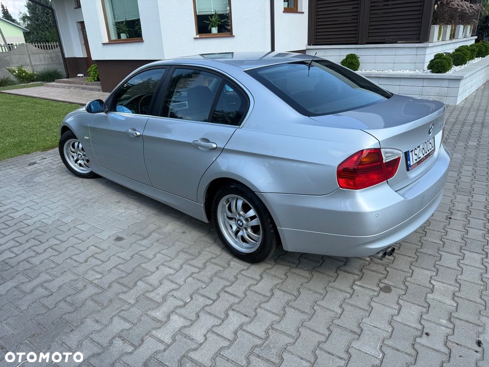 BMW Seria 3 325i - 16
