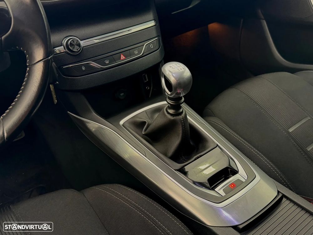 Peugeot 308 SW ver-1-2-puretech-allure-full-led - 11