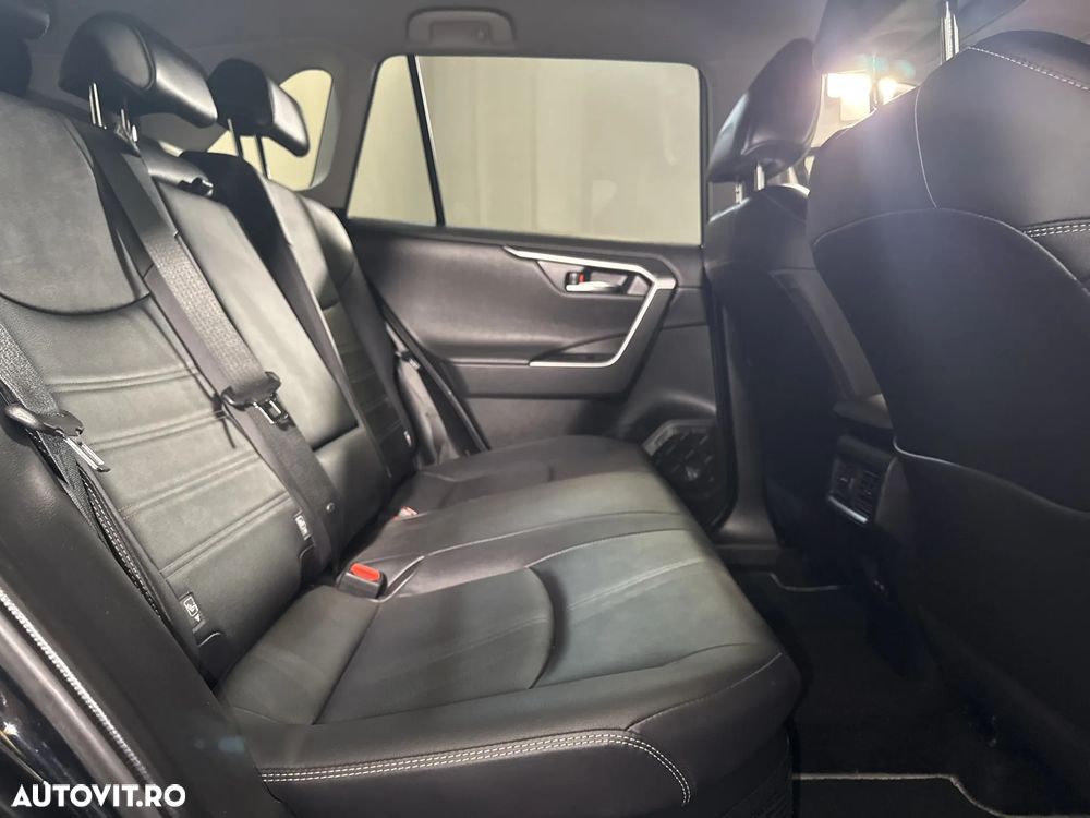 Toyota RAV4 - 13