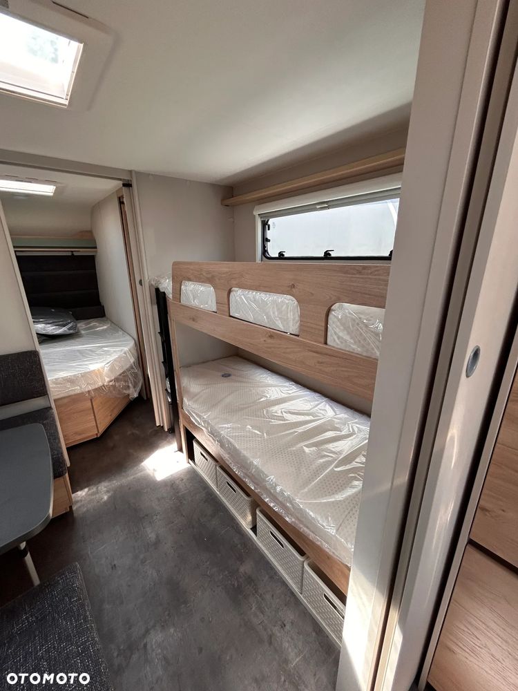 Dethleffs Camper 730 FKR - 12