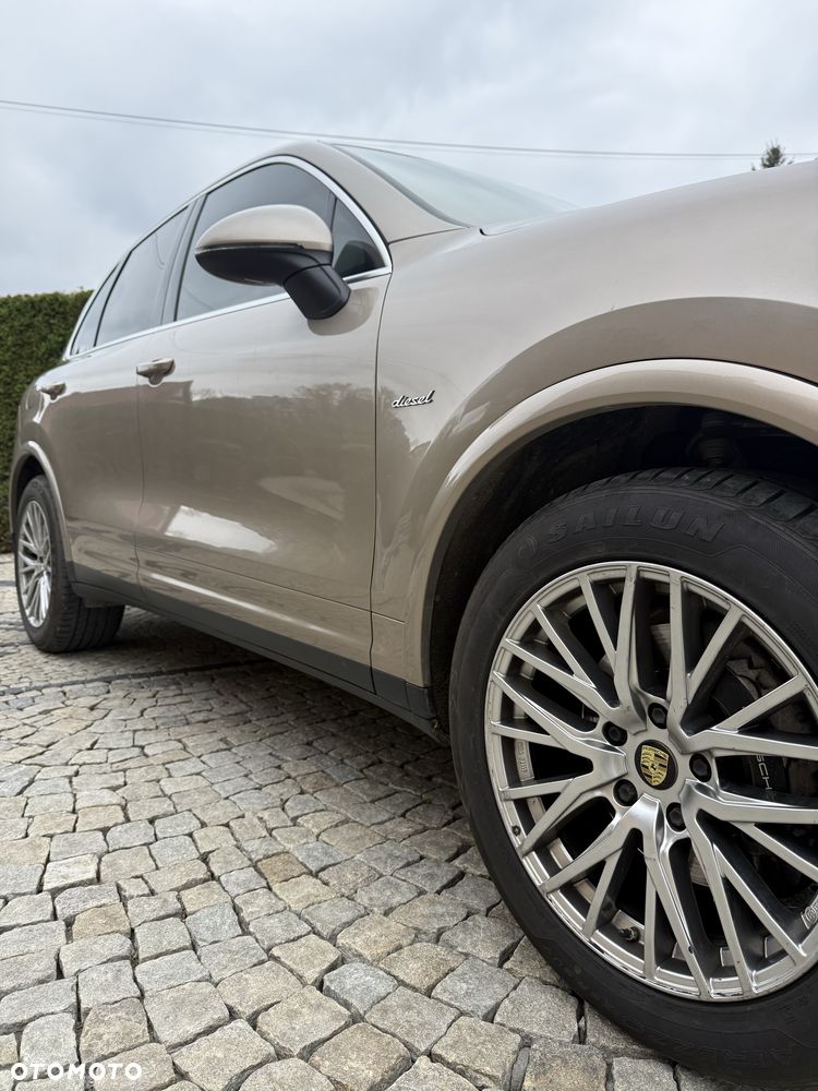 Porsche Cayenne - 4