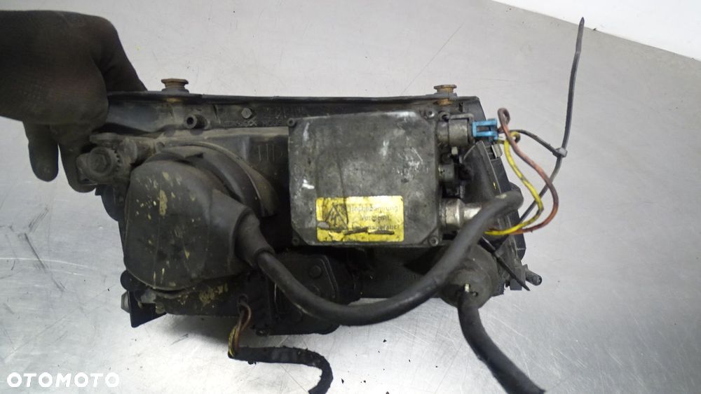 LAMPA LEWA PRZEDNIA VOLKSWAGEN PASSAT B5 - 3
