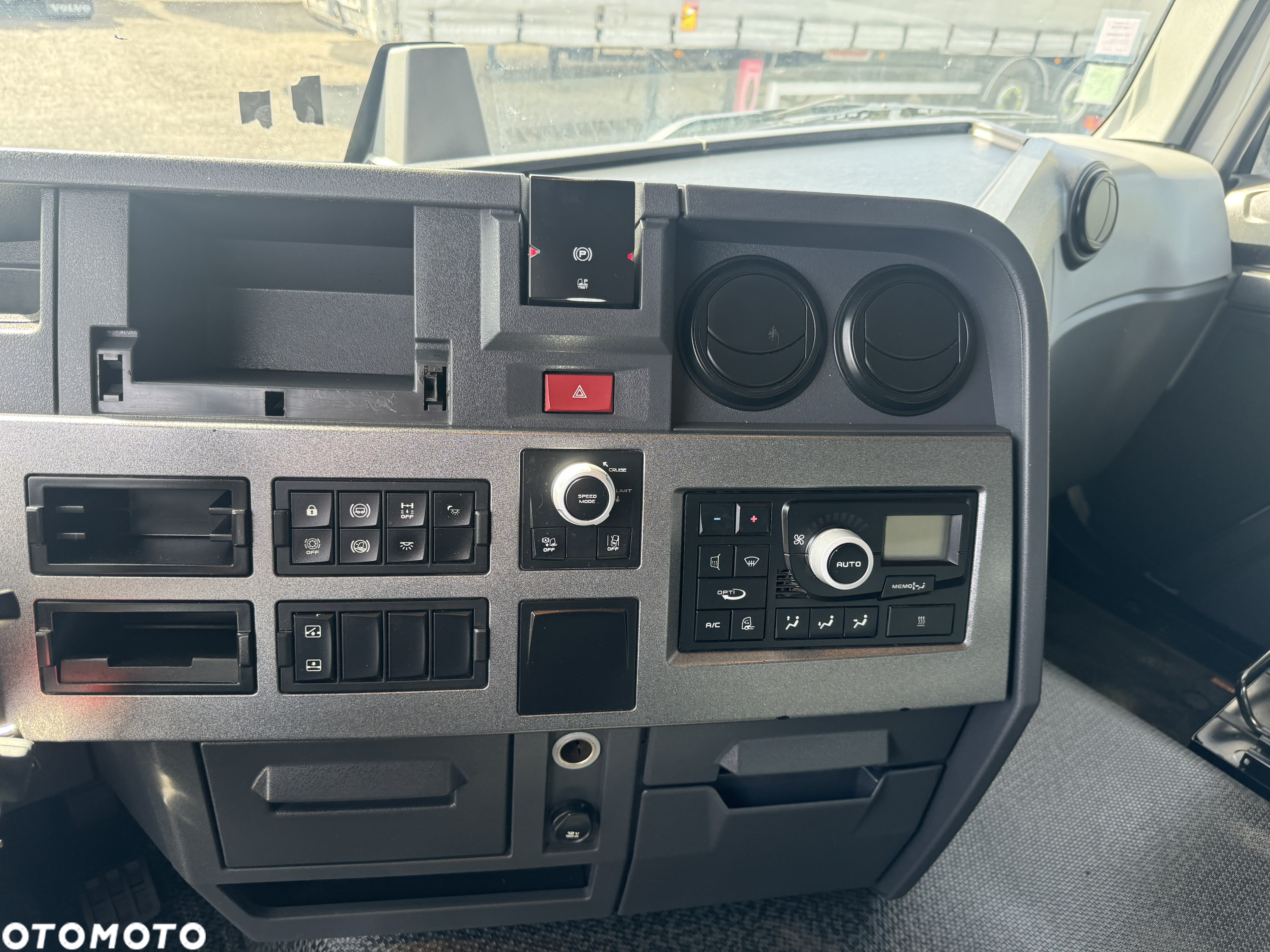 Renault T480 / Automat / Euro 6 / 2 Zbiorniki / Retarder / Lodówka / Stan Bdb / z Francji - 20