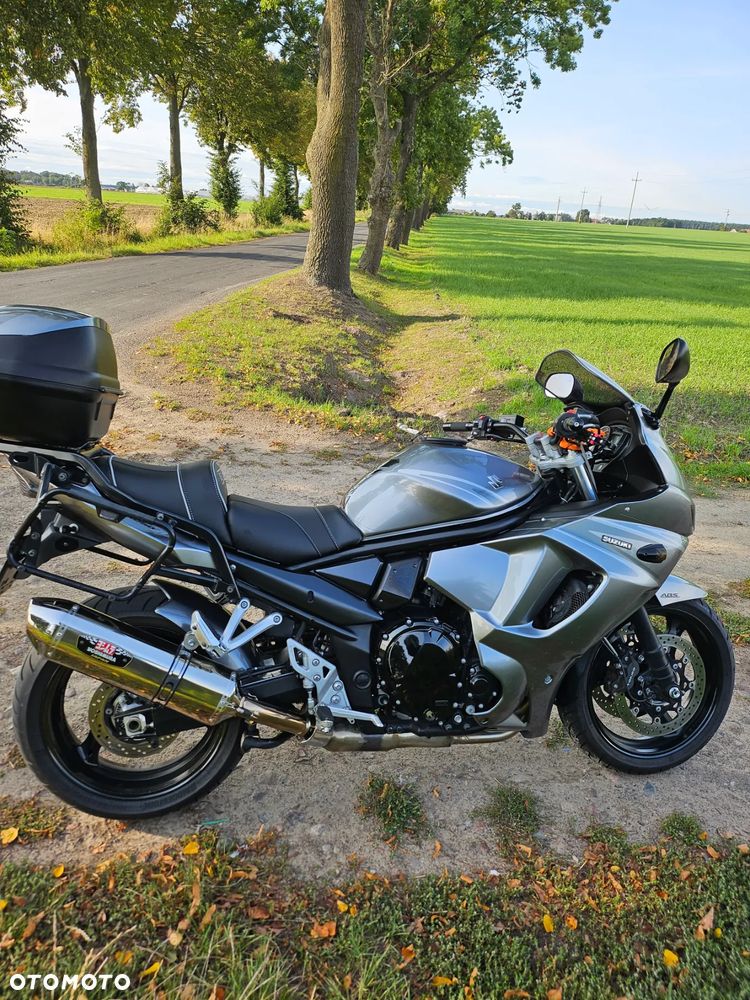 Suzuki GSX - 3