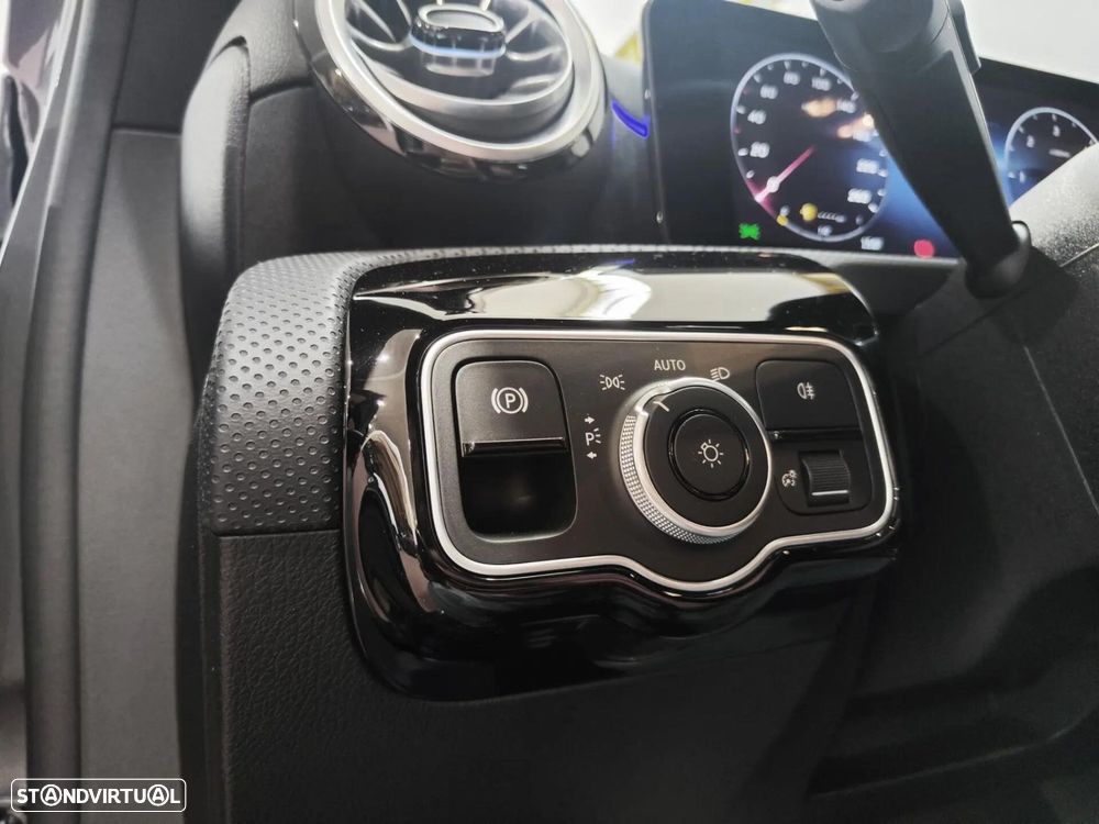 Mercedes-Benz A 180 - 15