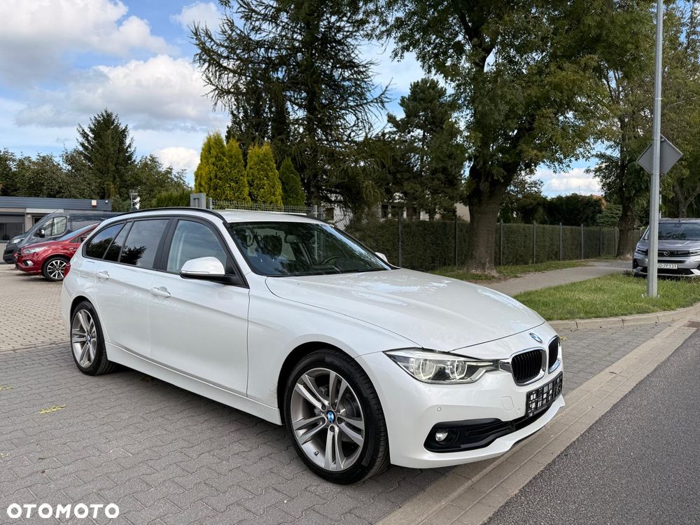 BMW Seria 3 318d Sport Line - 9