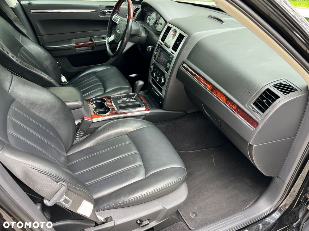 Chrysler 300C - 8