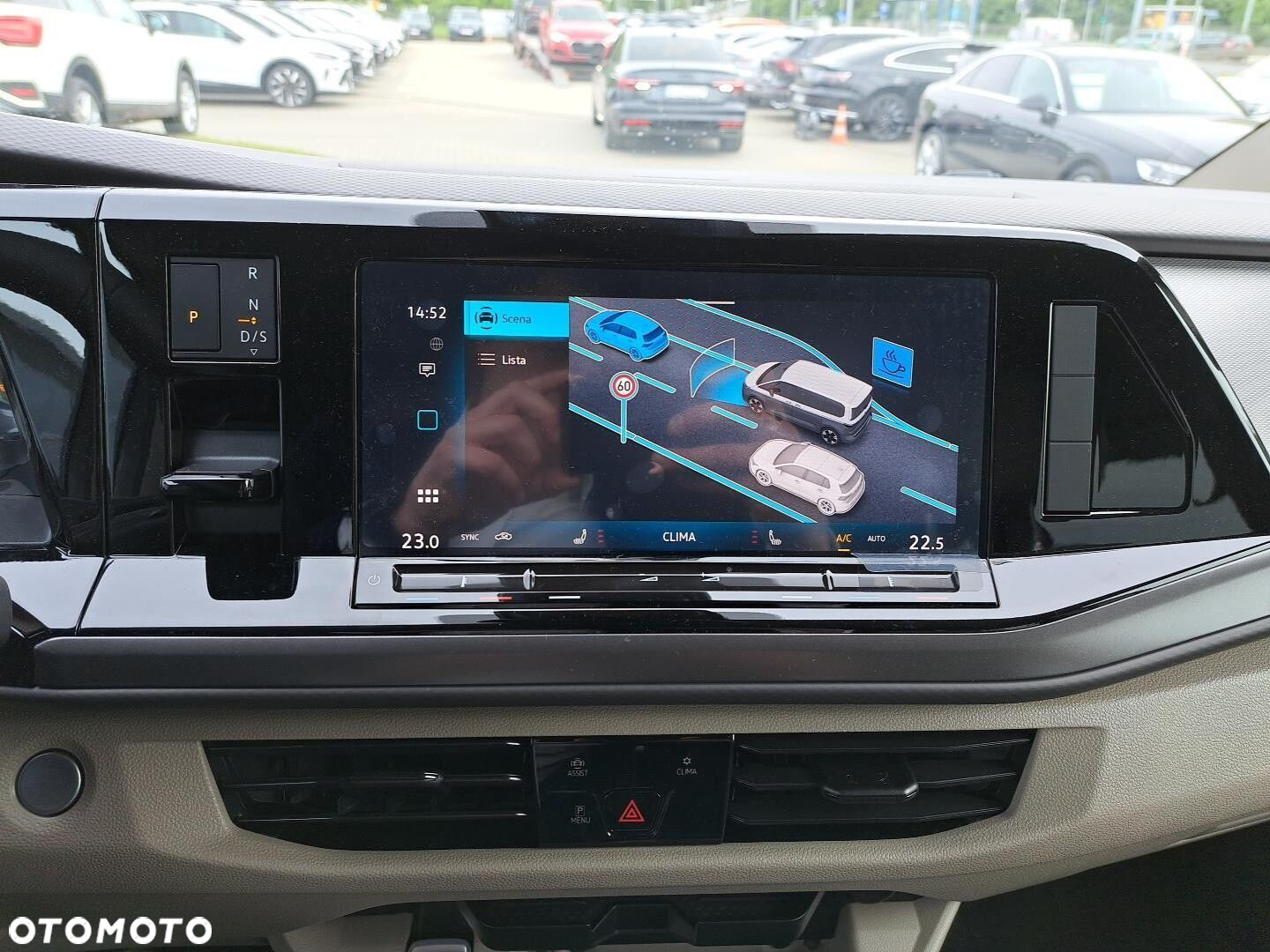 Volkswagen Multivan - 31