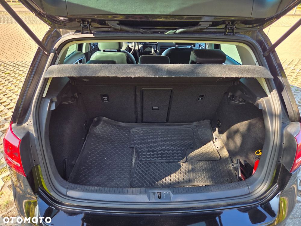 Volkswagen Golf - 2
