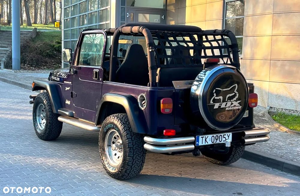 Jeep Wrangler 2.5L - 18