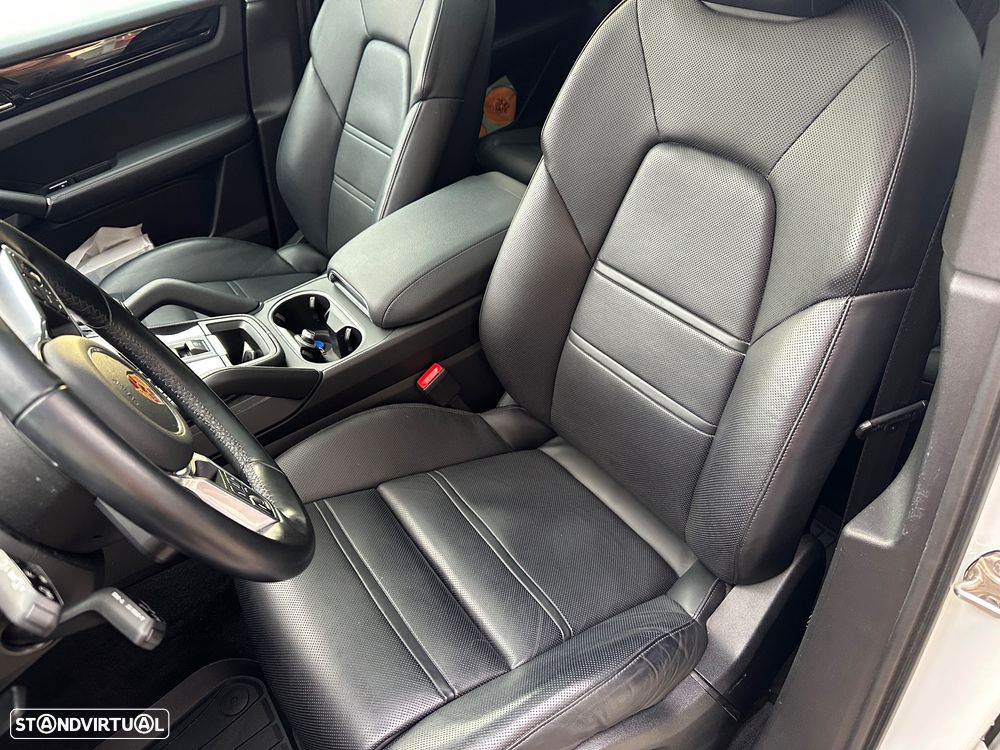 Porsche Cayenne - 7
