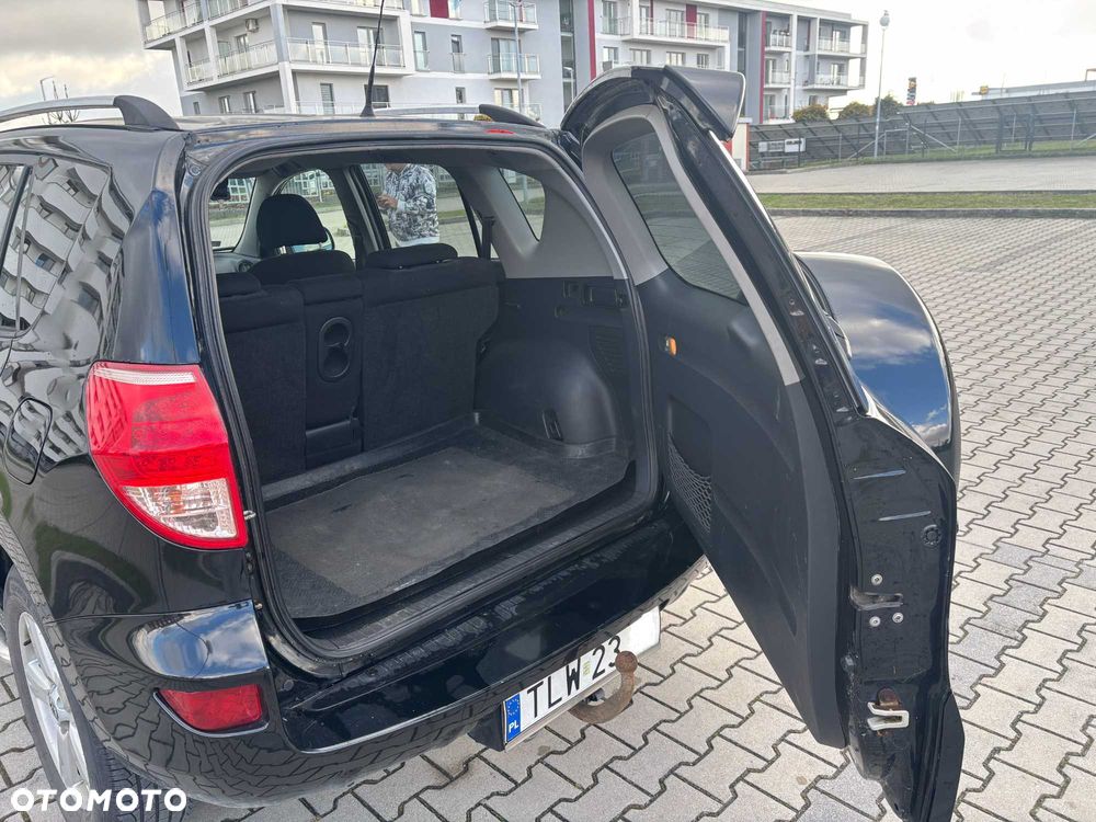 Toyota RAV4 - 6