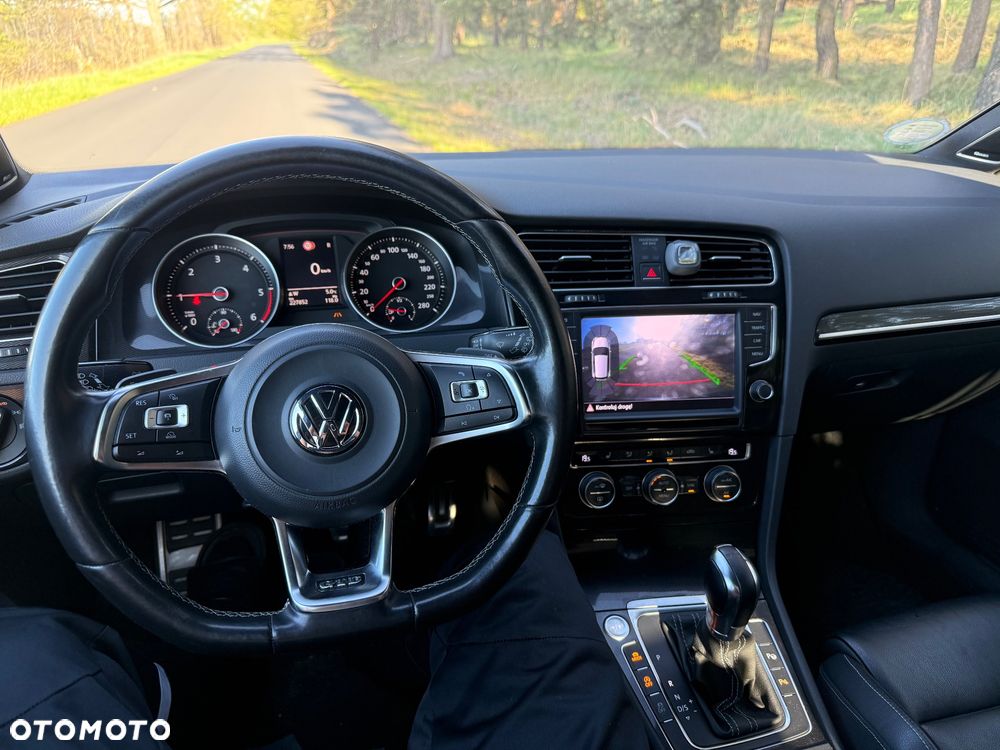 Volkswagen Golf GTD 2.0 TDI SCR DSG - 9