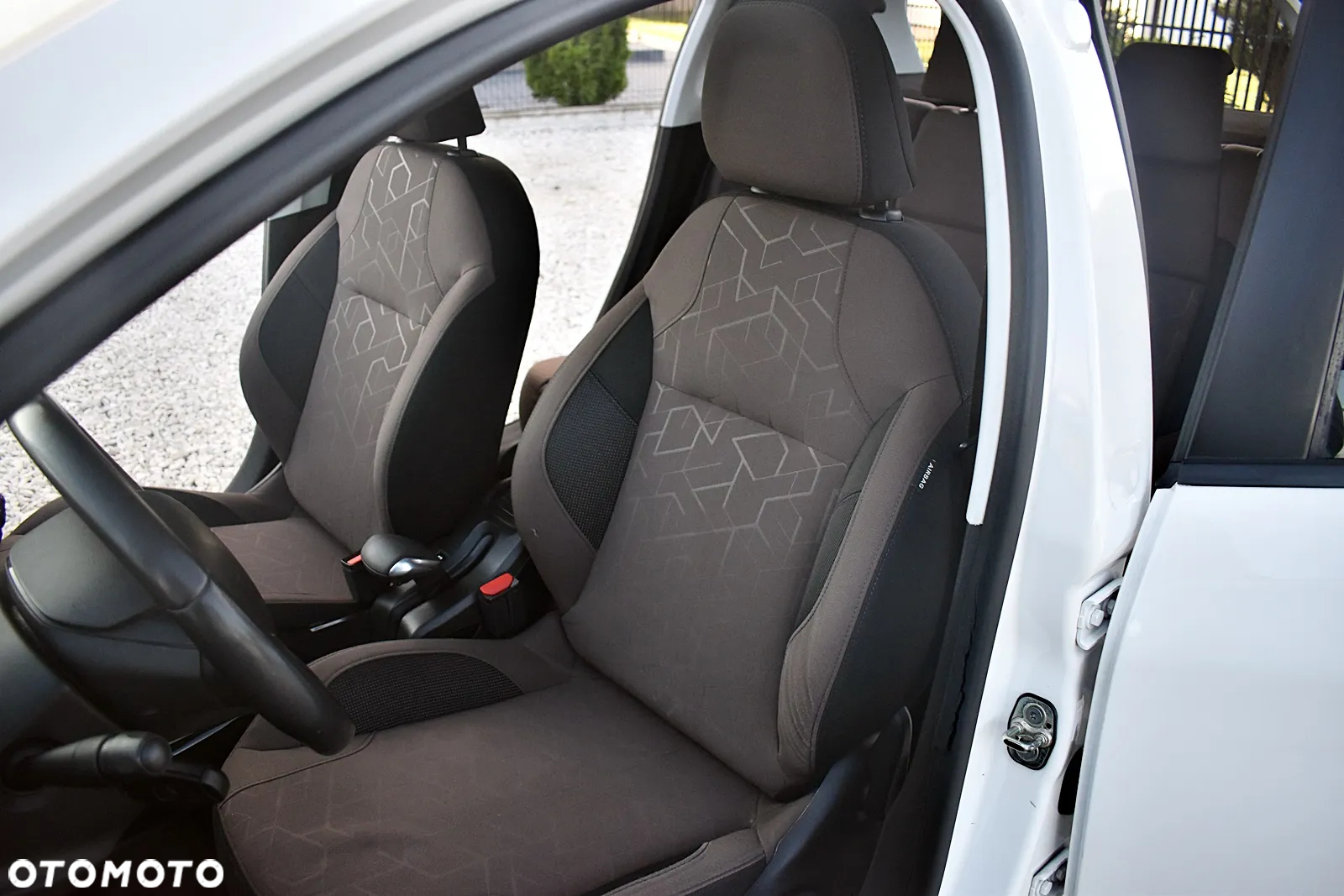 Peugeot 2008 120 VTI Active - 17