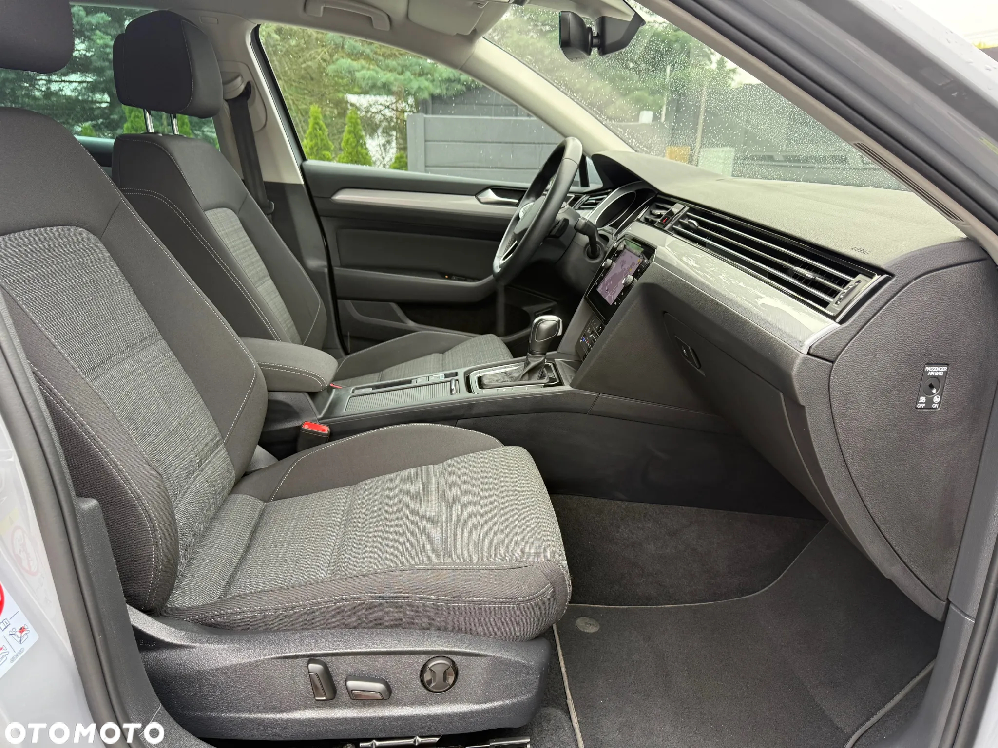 Volkswagen Passat Variant 2.0 TDI SCR DSG Business - 9