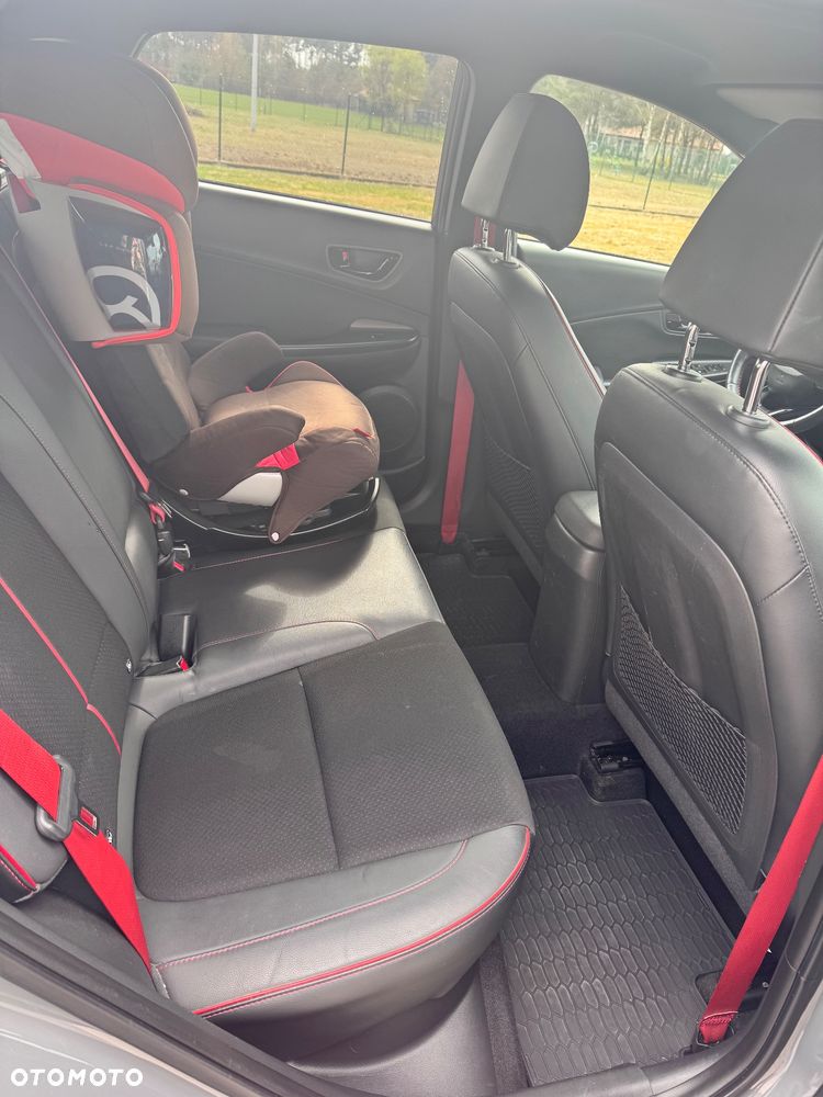 Hyundai Kona - 8