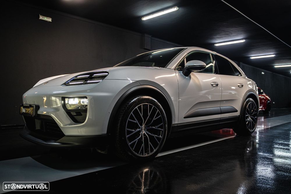 Porsche Macan Electric - 28