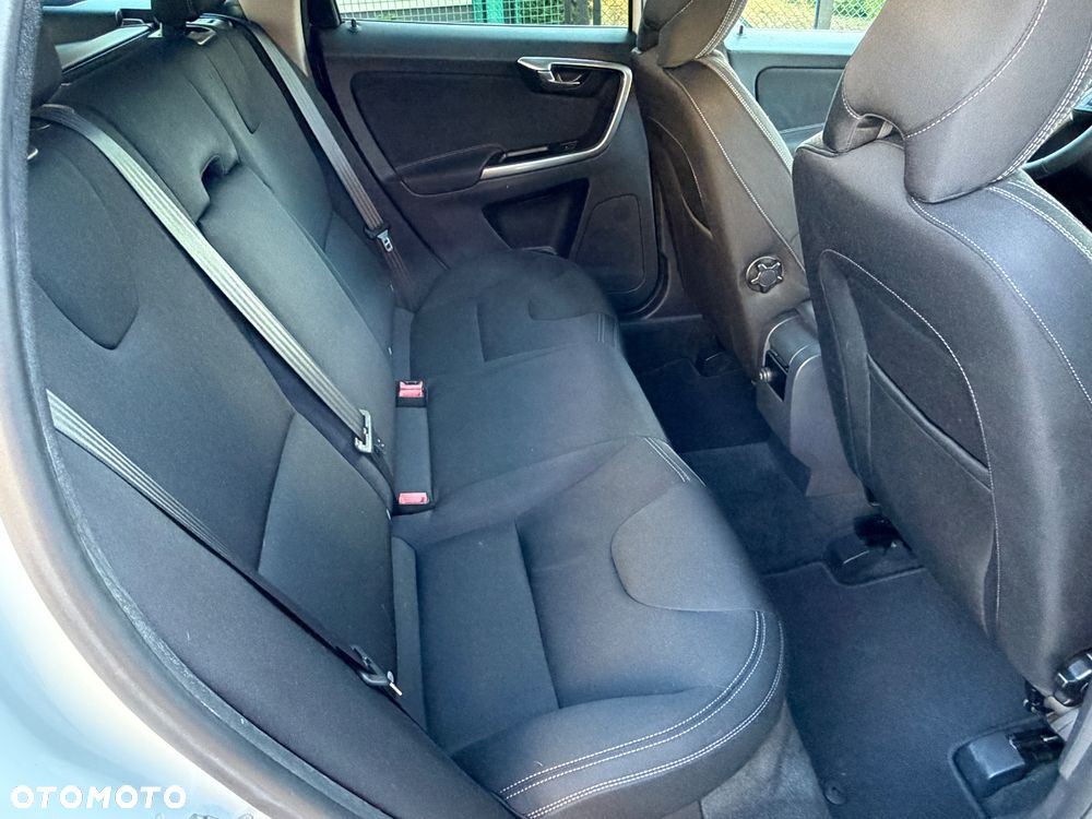 Volvo S60 D3 Momentum - 6