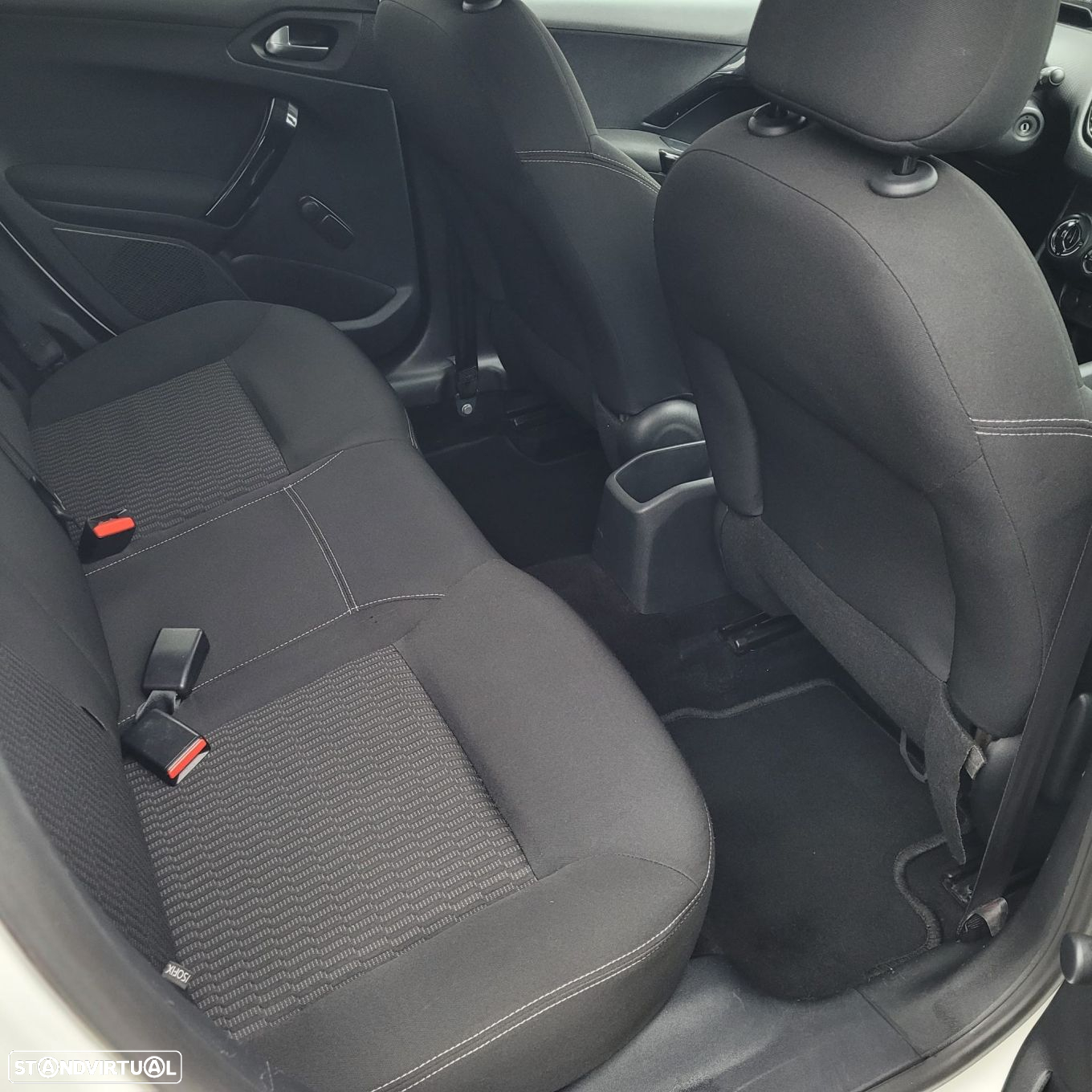 Peugeot 208 1.6 BlueHDi Style - 23