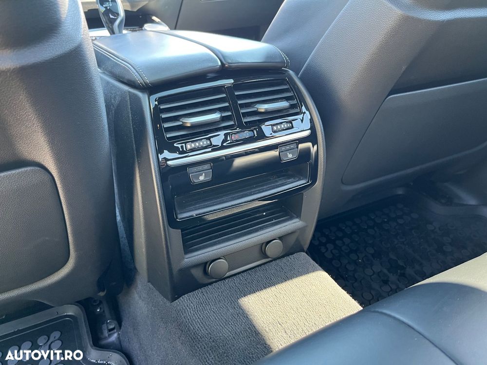 BMW Seria 5 530i xDrive AT - 15