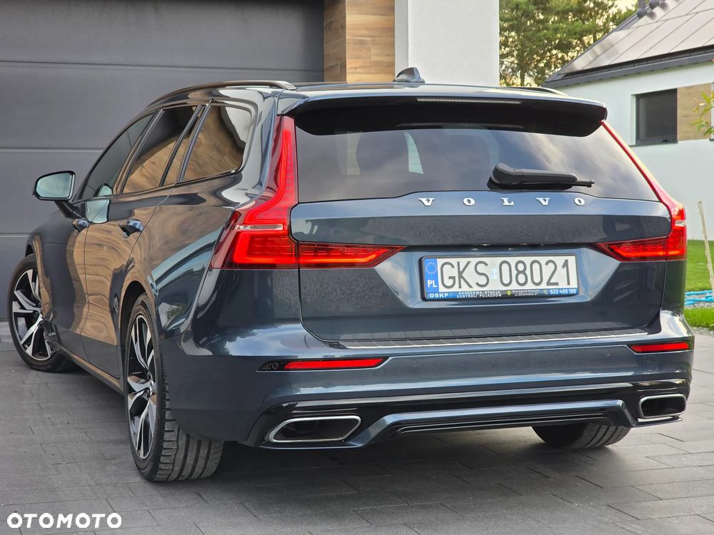 Volvo V60 D4 R-Design - 3