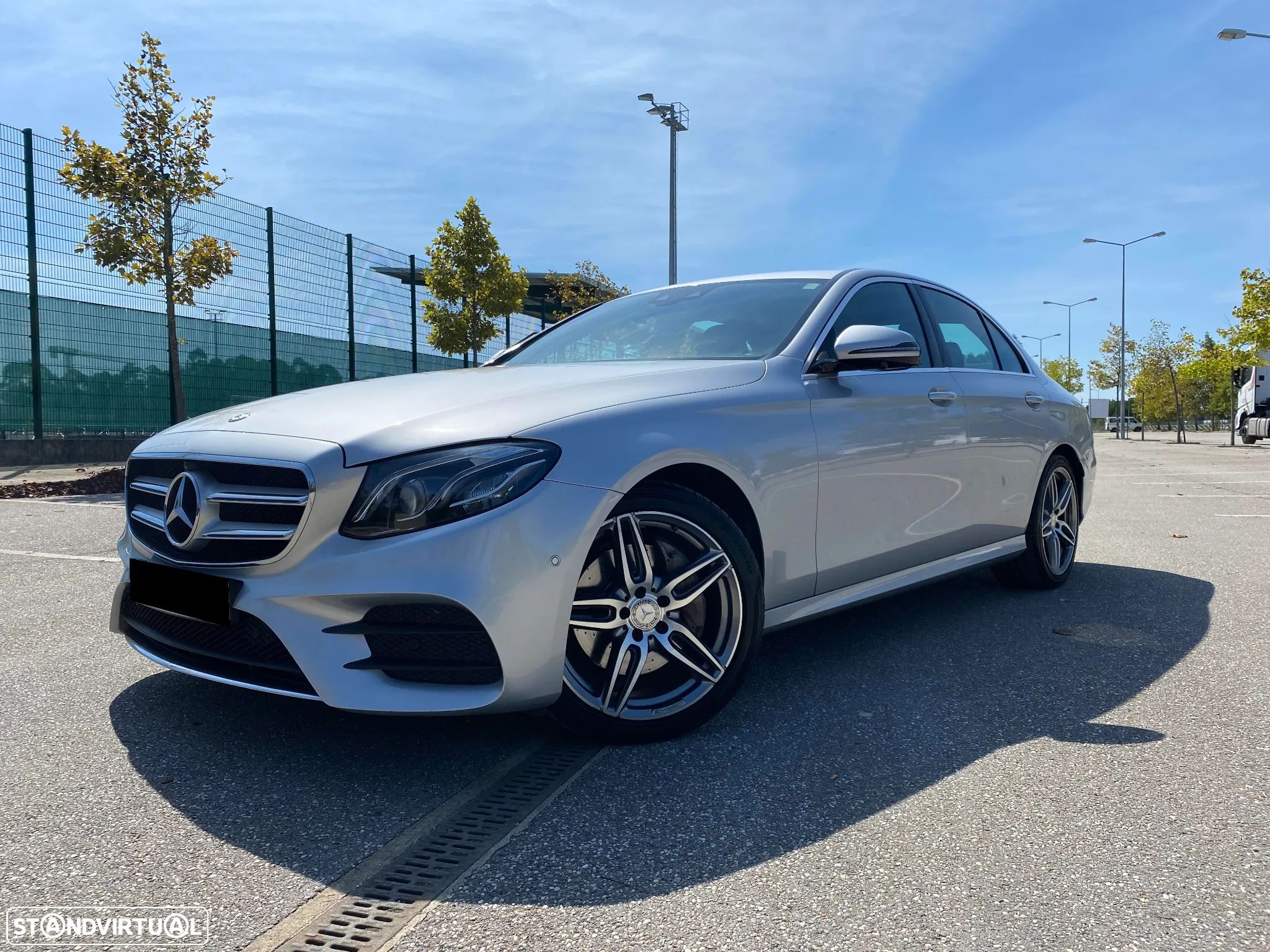 Mercedes-Benz E 220 d AMG Line - 1