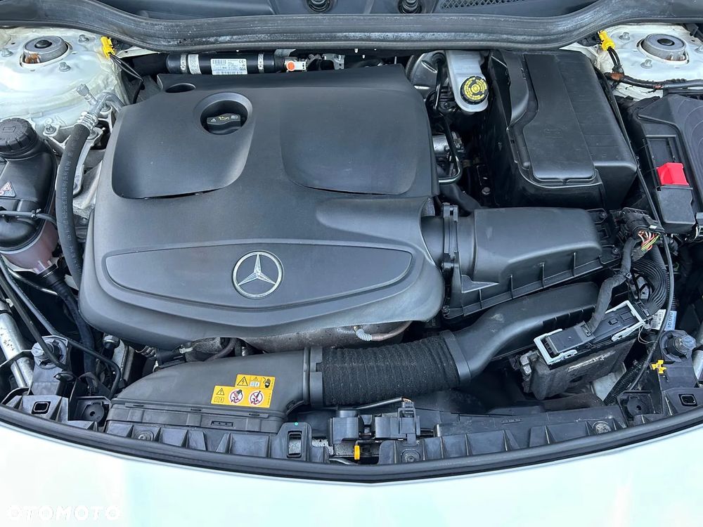 Mercedes-Benz CLA 220 4Matic 7G-DCT AMG Line - 17