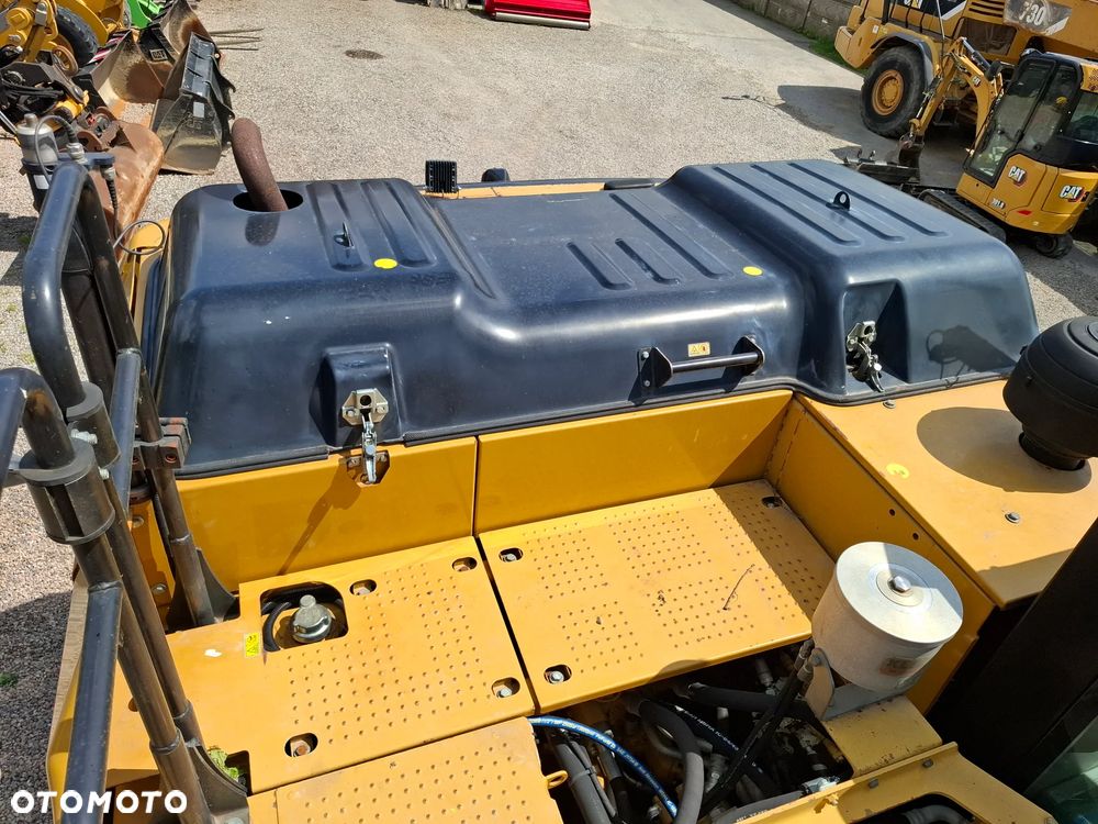 Caterpillar CAT 320 EL - 17