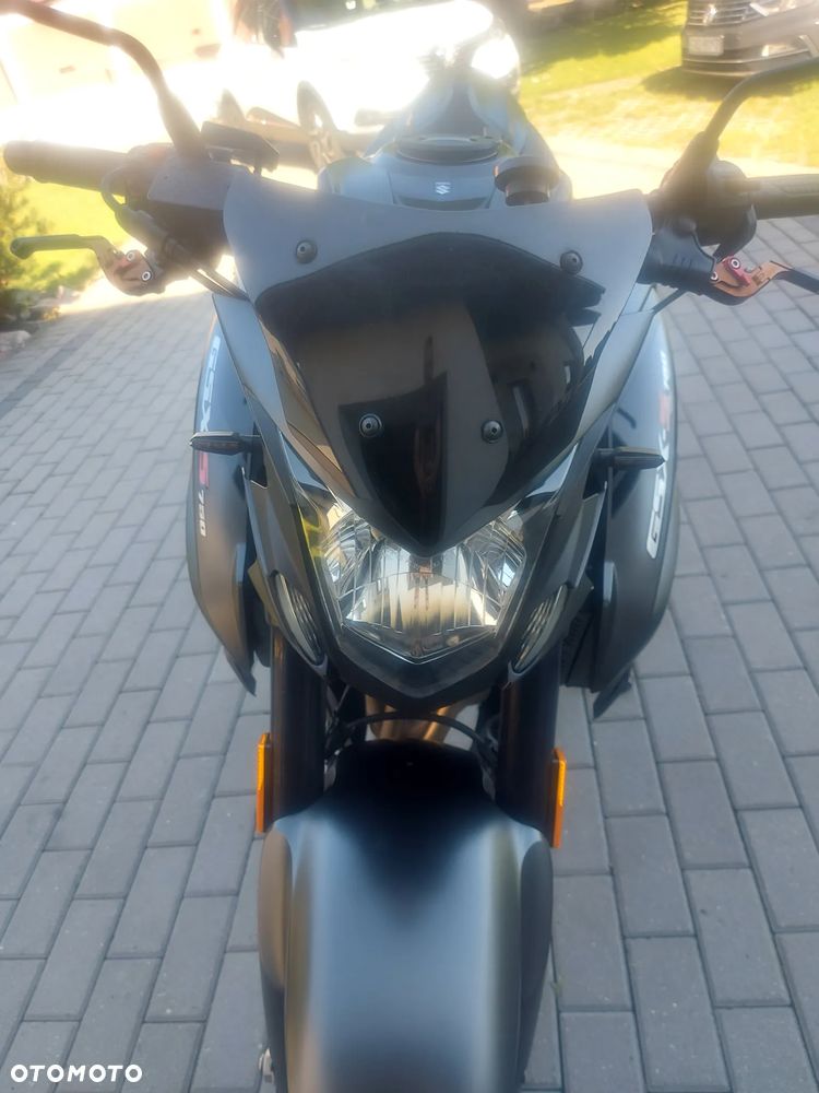 Suzuki GSX - 7