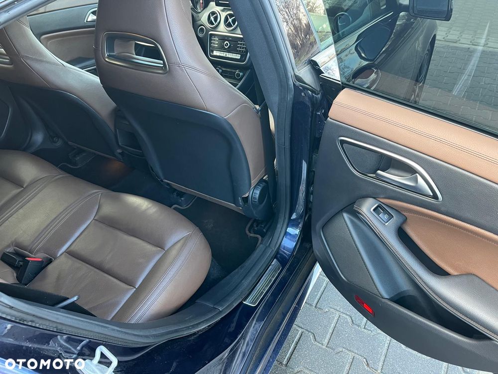 Mercedes-Benz CLA 200 d 7G-DCT AMG Line - 9