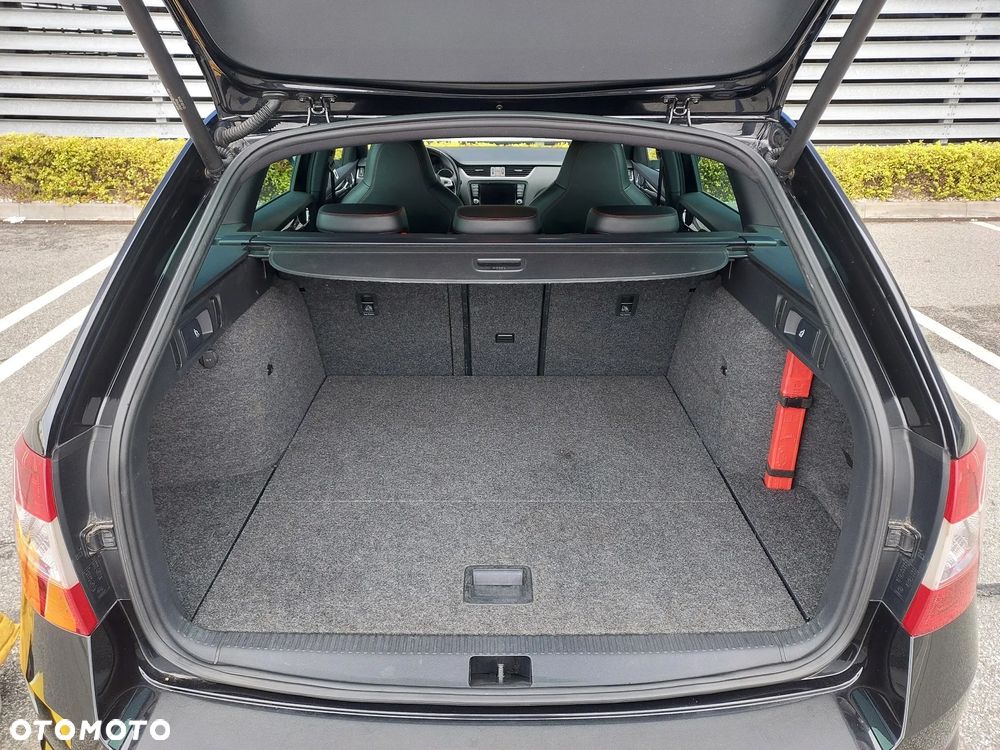 Skoda Octavia 2.0 TDI DSG RS - 27