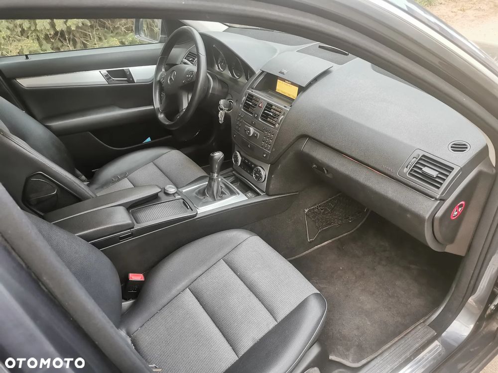 Mercedes-Benz Klasa C 200 CDI DPF BlueEFFICIENCY - 10