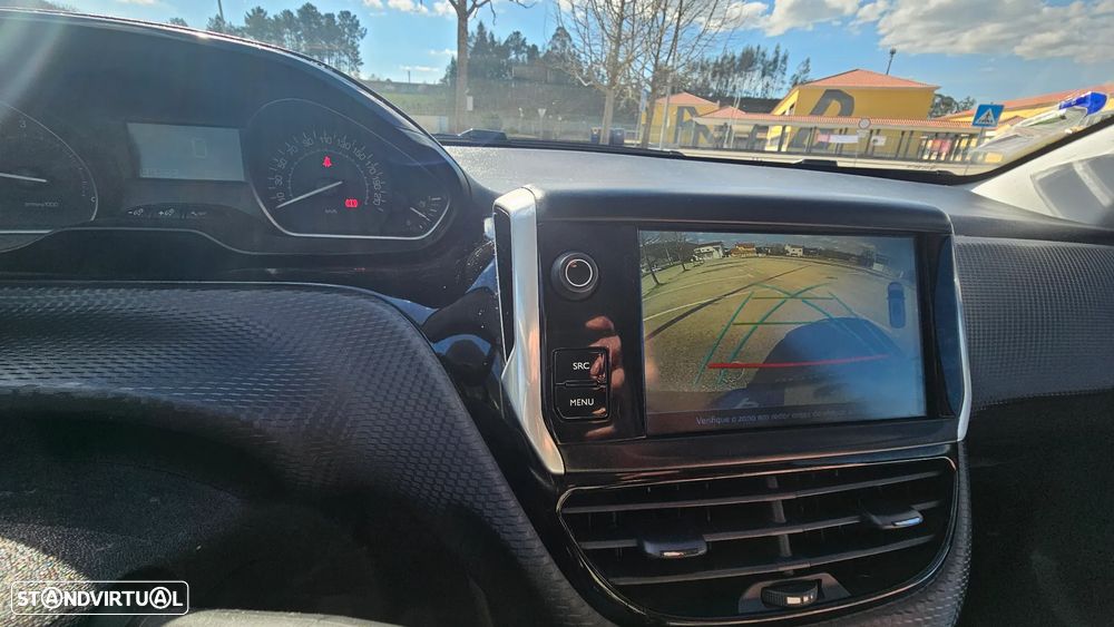 Peugeot 2008 1.5 BlueHDi Signature - 12