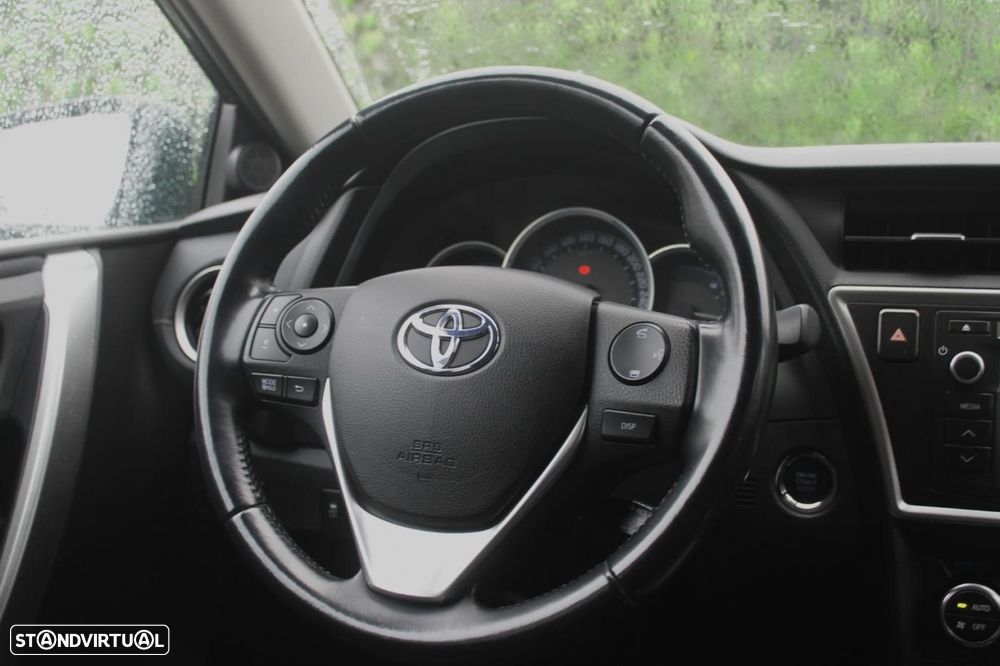 Toyota Auris 1.4 D-4D Exclusive - 32