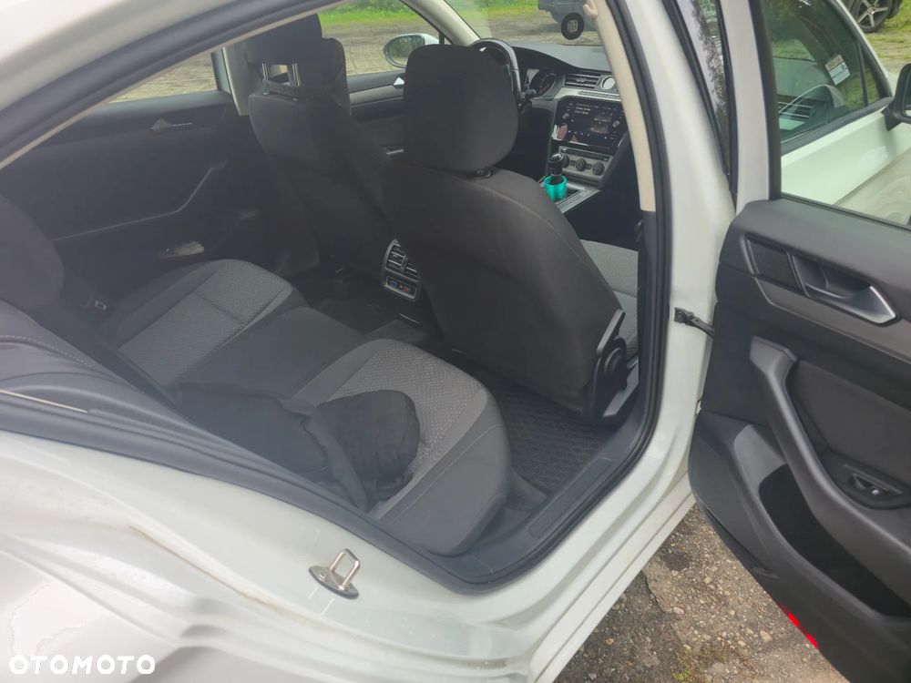 Volkswagen Passat 2.0 TDI BMT Comfortline - 8