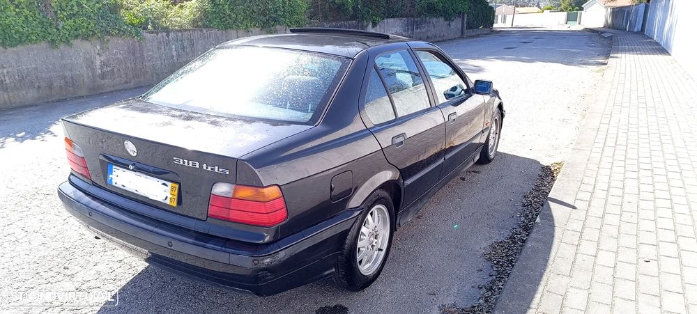 BMW 318 tds - 4