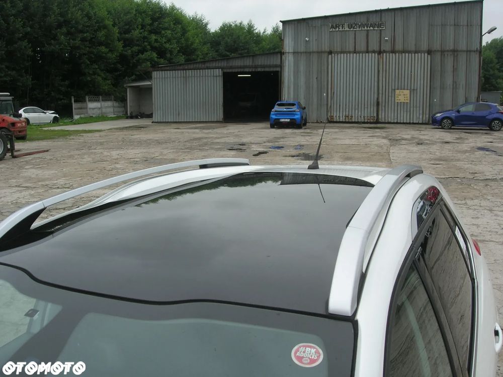 Peugeot 2008 1.6 e-HDi Allure S&S - 9