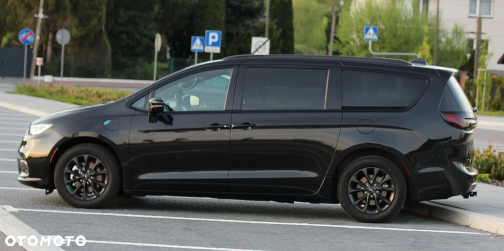 Chrysler Pacifica - 8