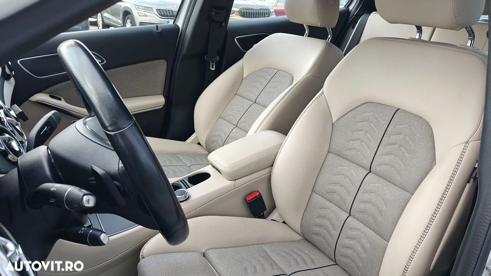 Mercedes-Benz GLA 180 7G-DCT Urban - 10